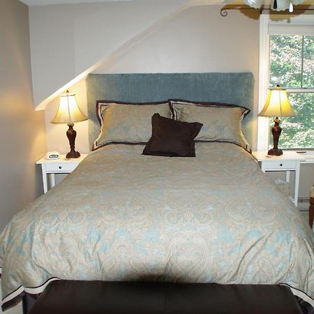 Angel House Bed And Breakfast Creemore Pokoj fotografie