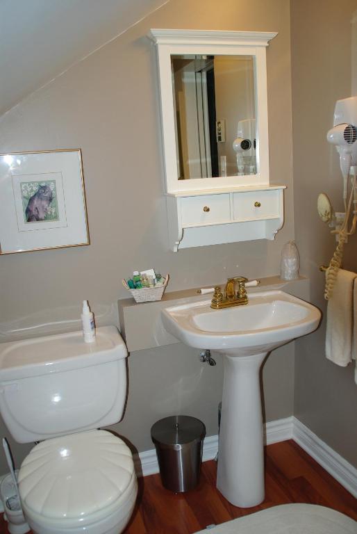 Angel House Bed And Breakfast Creemore Pokoj fotografie